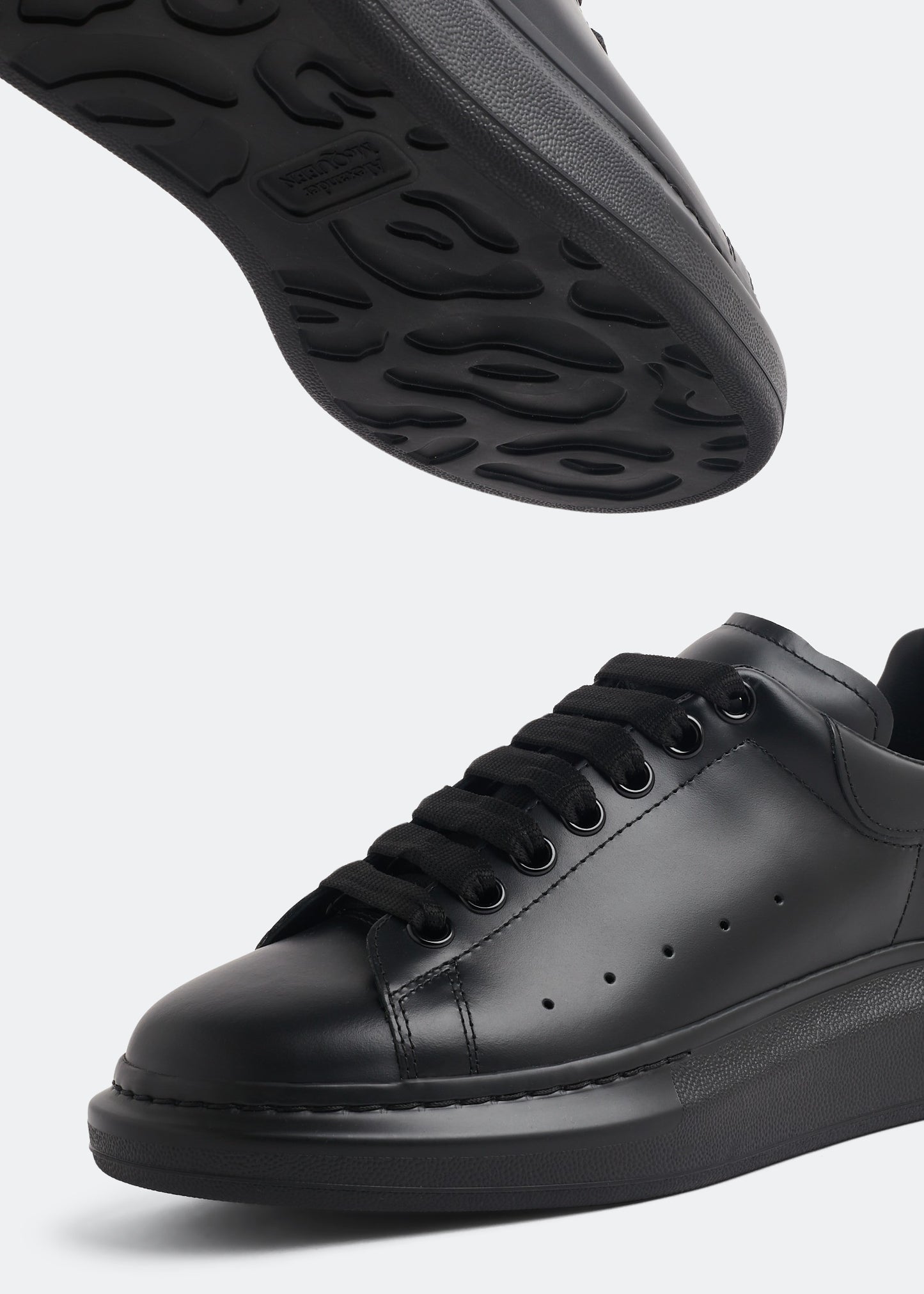 Alexander McQueen Oversized low-top sneakers "Black"