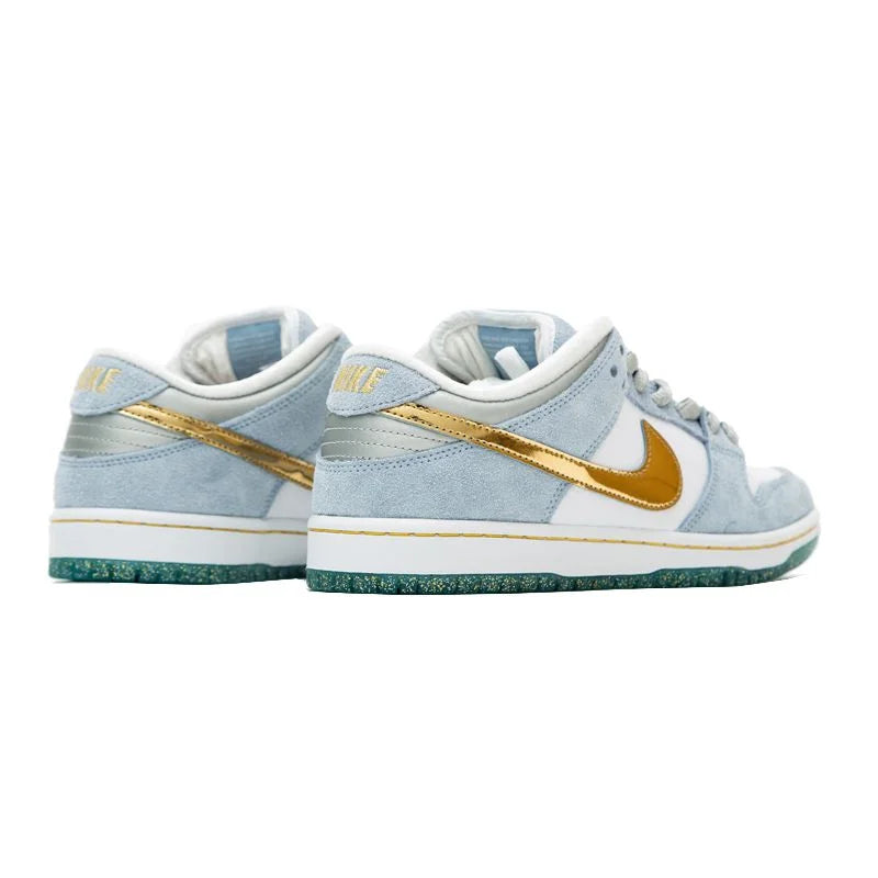 Nike SB Dunk Low "Holiday" Special